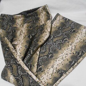 CUTE ATHENA MARIE SIZE M FLARE BELL BOTTOM DESIGN SNAKE SKIN SOFT STRETCH PANTS